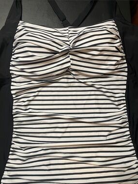 BloomChic Swim Top Black & White stripe w solid back color NWT Sz. 28